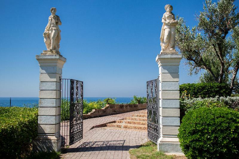 Th Isola Di Capo Rizzuto - Le Castella Village Zewnętrze zdjęcie